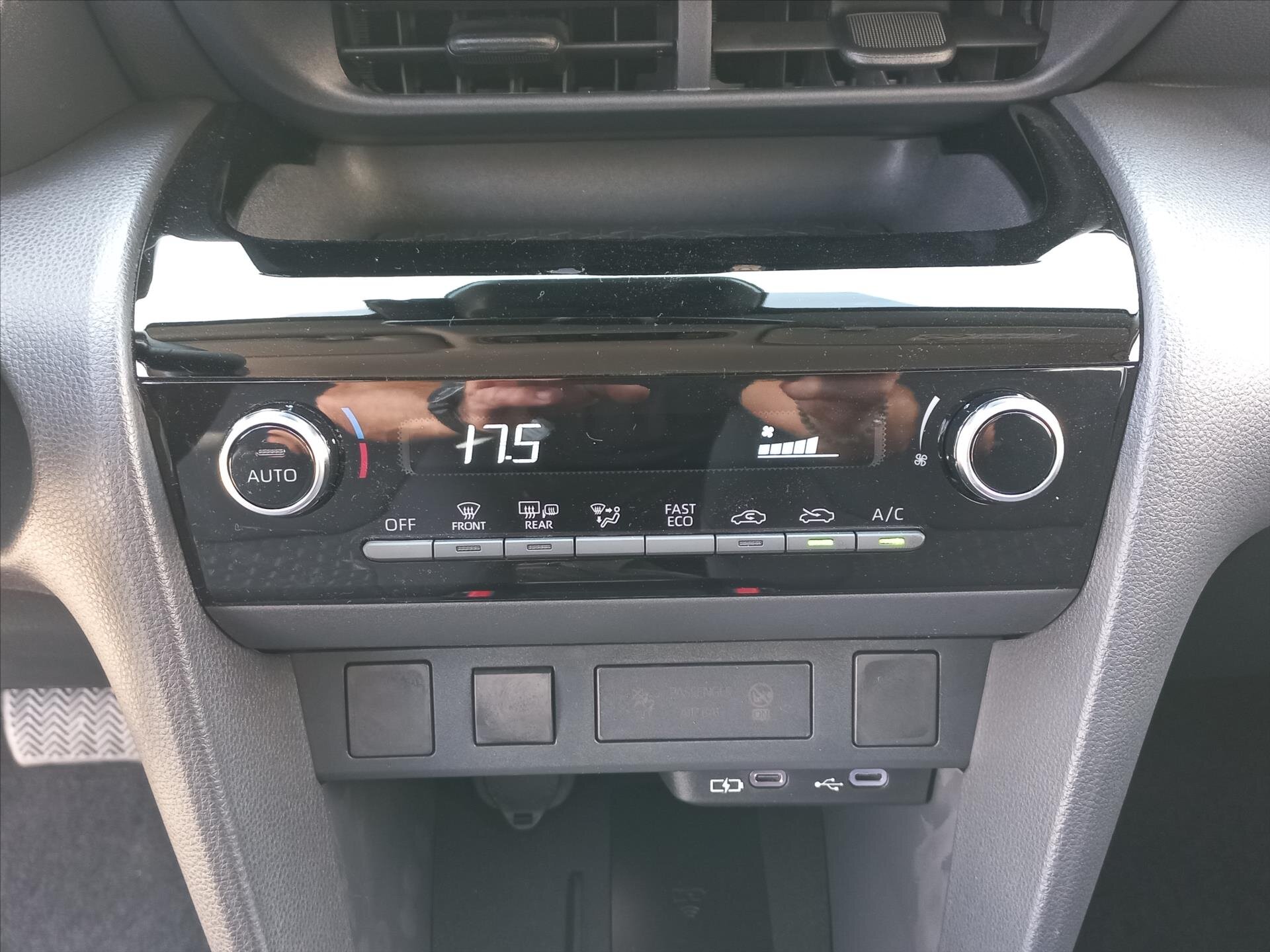 Toyota Yaris Cross CUV / Crossover 1,5 l 68 kw