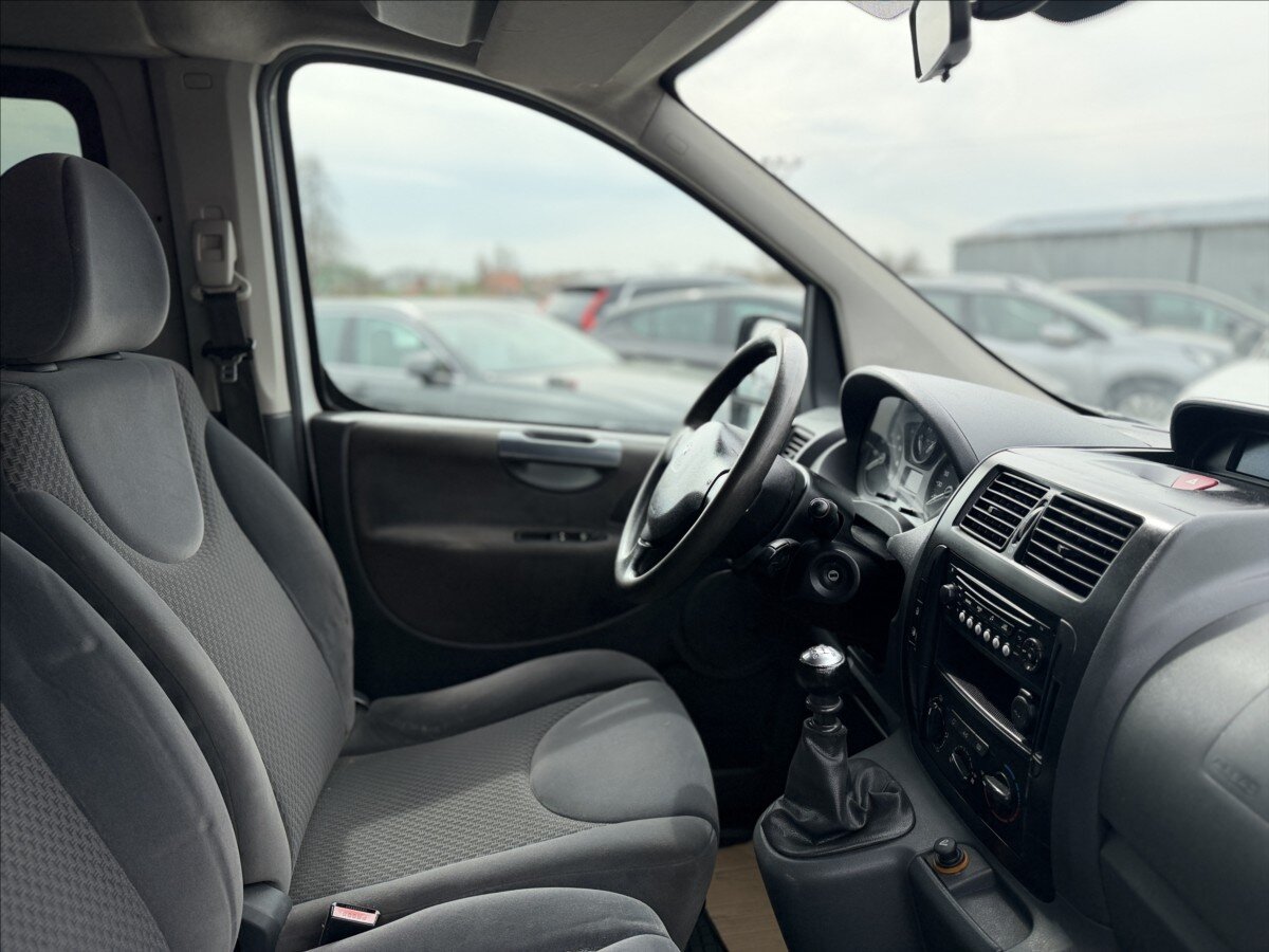 Peugeot Expert Tepee MPV 2,0 l 94 kw