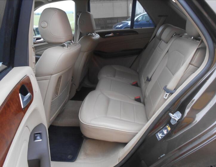 Mercedes-Benz Třídy M 16