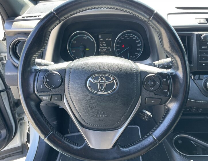 Toyota RAV4 SUV / Terénní 2,5 l 145 kw