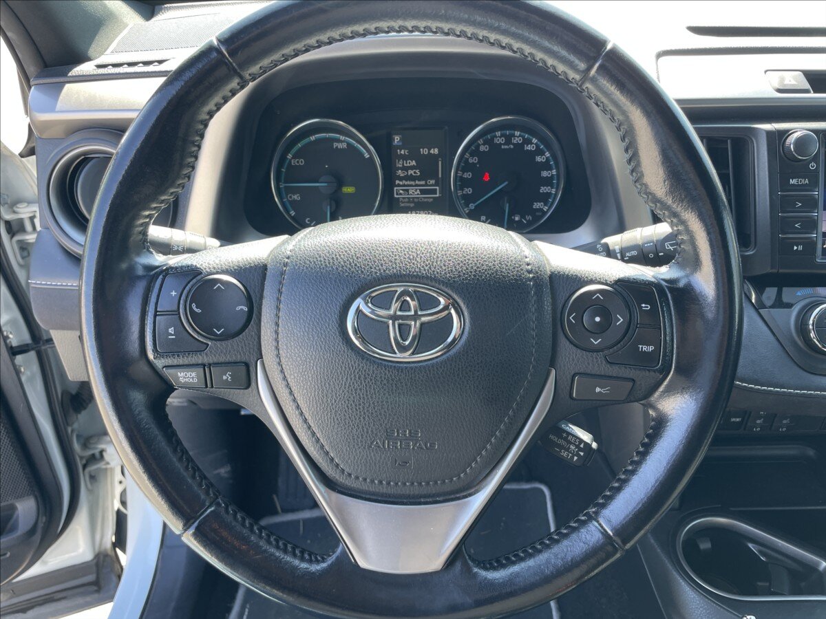 Toyota RAV4 SUV / Terénní 2,5 l 145 kw
