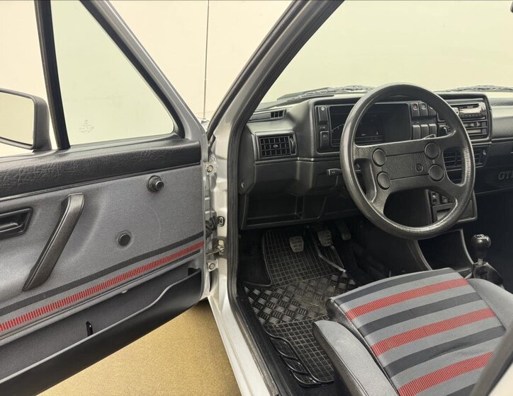 Volkswagen Golf Sedan / Limuzína 1,8 l 79 kw