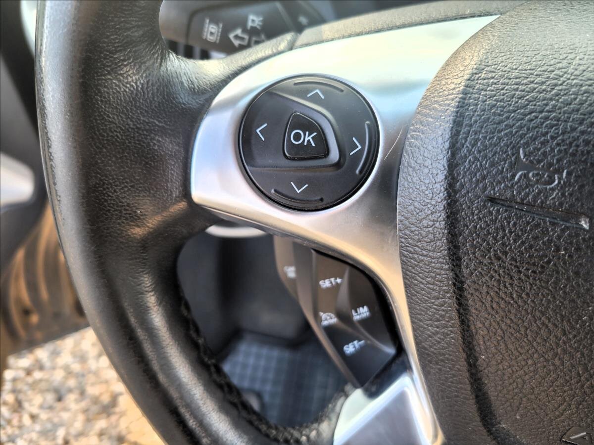 Ford Tourneo Custom MPV 2,0 l 125 kw