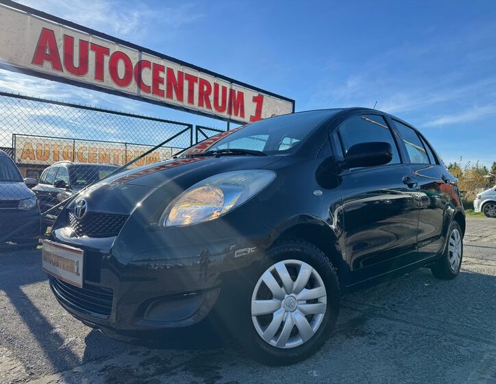 Toyota Yaris 1