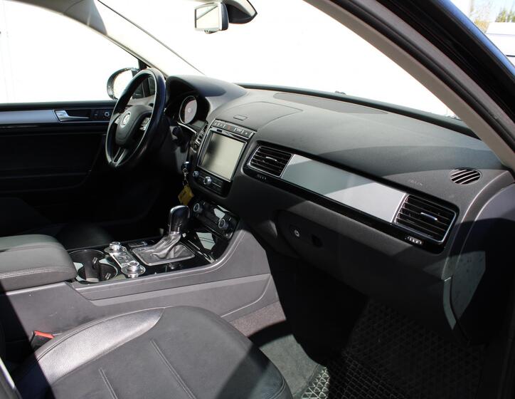 Volkswagen Touareg 8