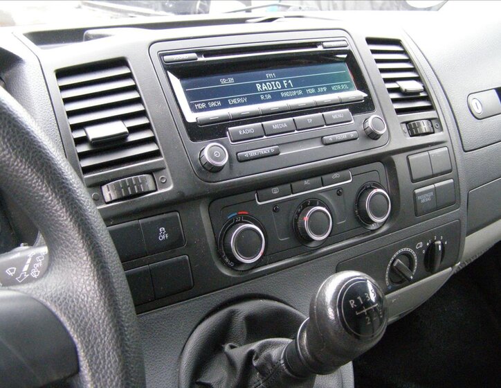 Volkswagen Caravelle 15