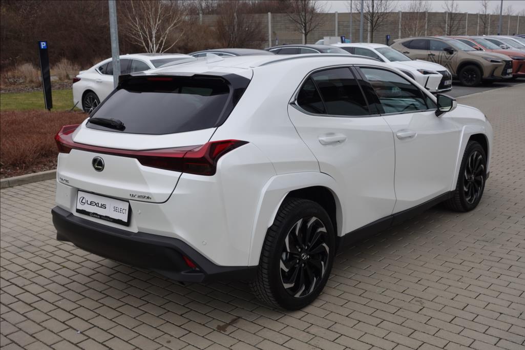 Lexus UX 250h