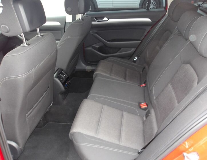 Volkswagen Passat Kombi 1,6 l 88 kw