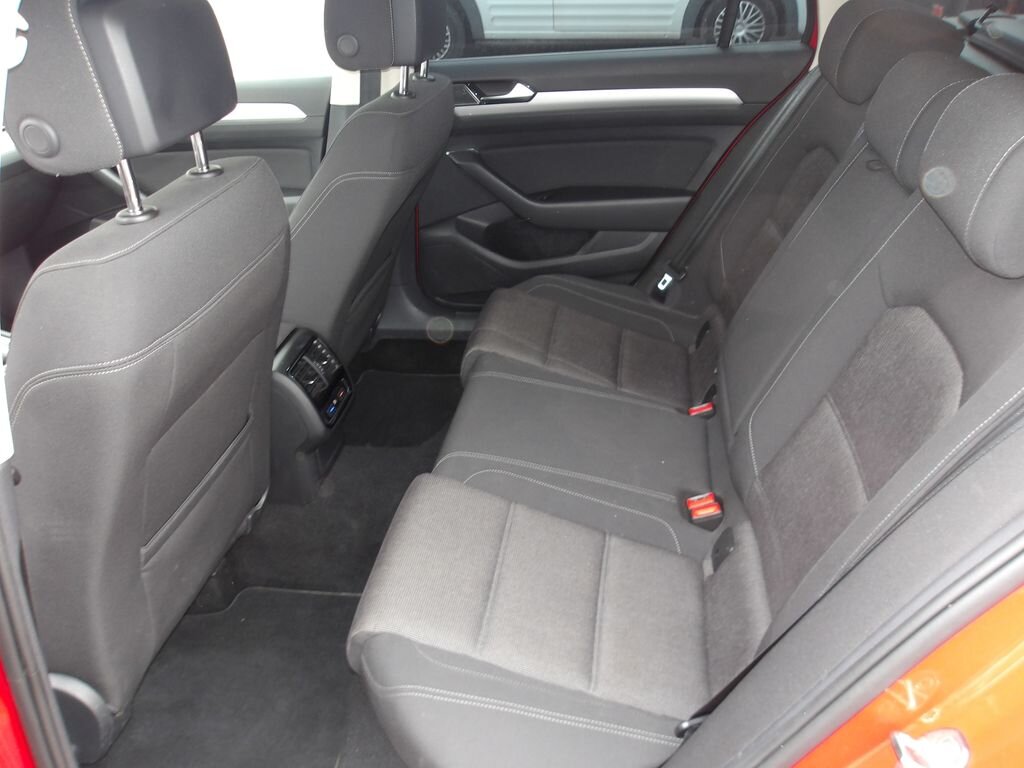 Volkswagen Passat Kombi 1,6 l 88 kw