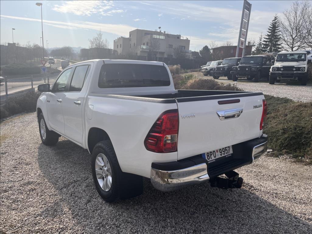 Toyota Hilux Pick-up 2,4 l 110 kw