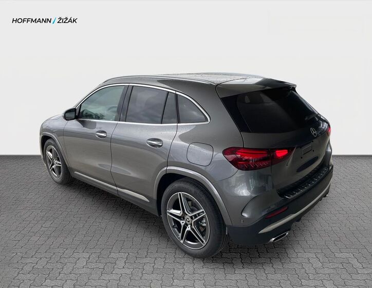Mercedes-Benz GLA 7