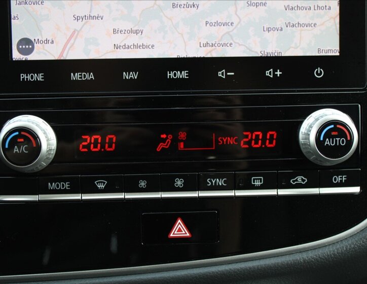 Mitsubishi Outlander SUV / Terénní 2,0 l 110 kw