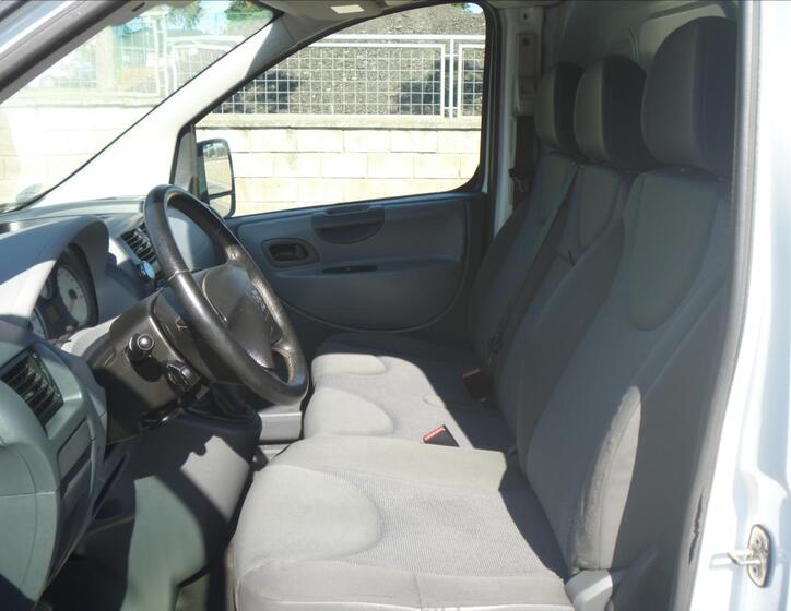 Peugeot Expert 8