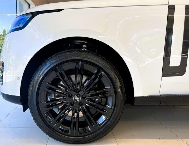 Land Rover Range Rover SUV 4,4 l 390 kw