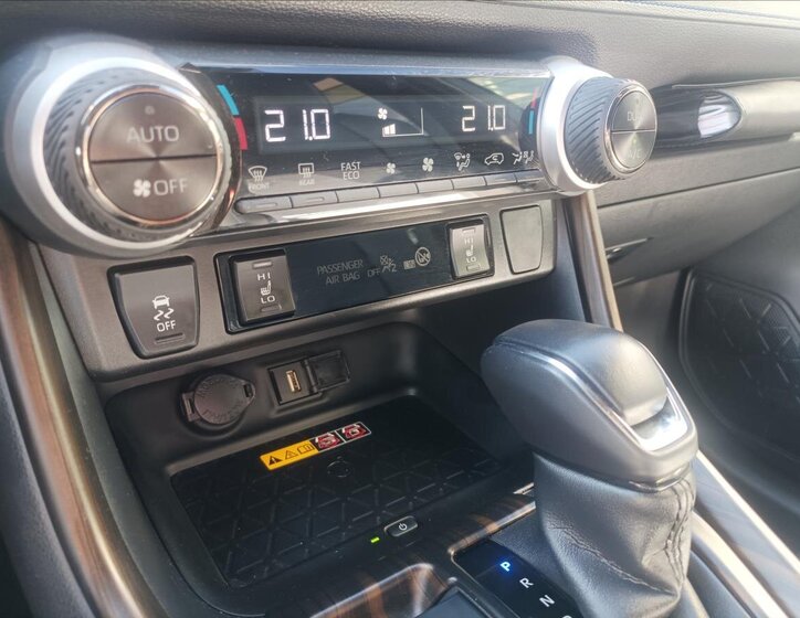 Toyota RAV4 SUV / Terénní 2,5 l 131 kw