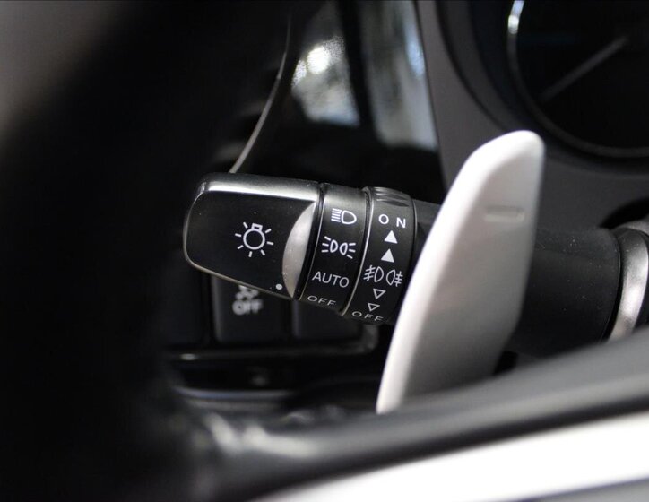 Mitsubishi Outlander SUV / Terénní 2,0 l 89 kw