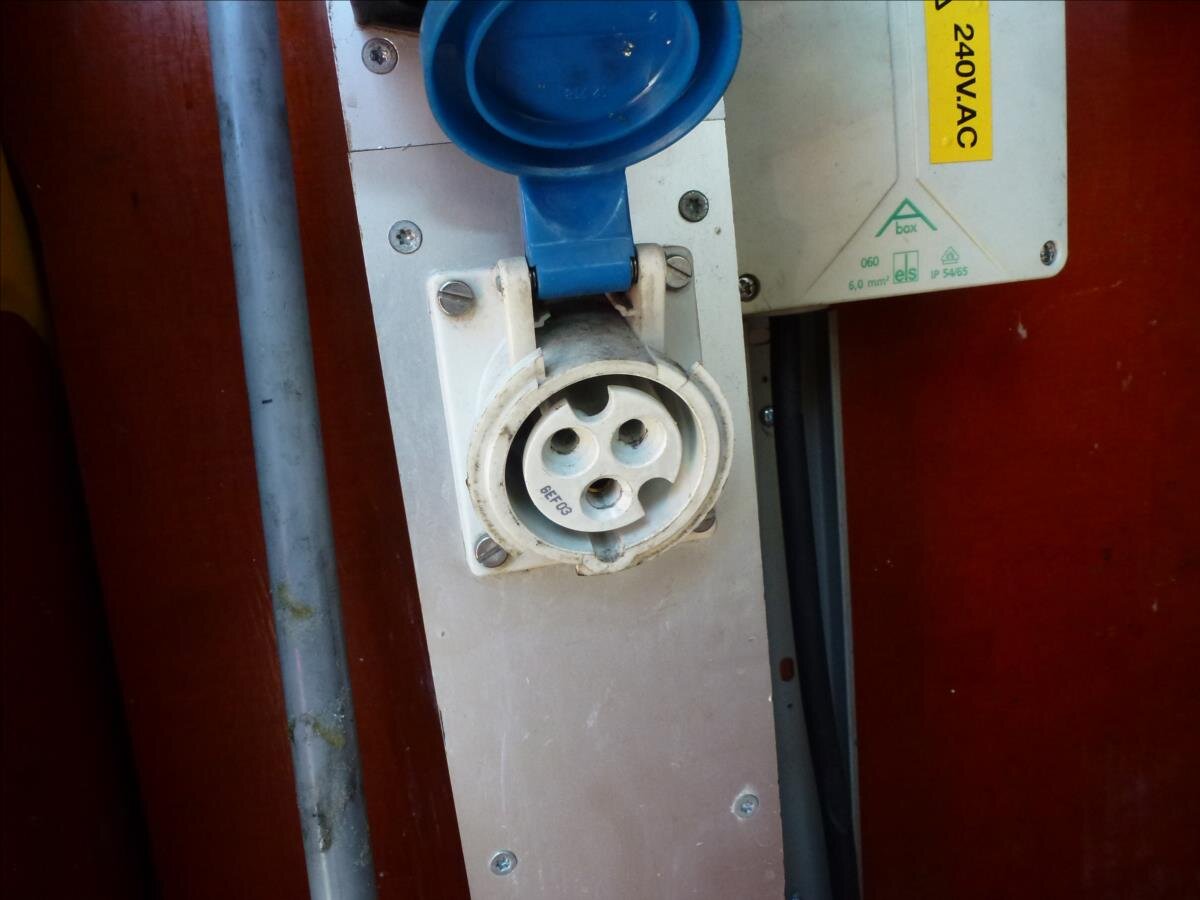 Volkswagen Transporter Skříň 2,0 l 84 kw