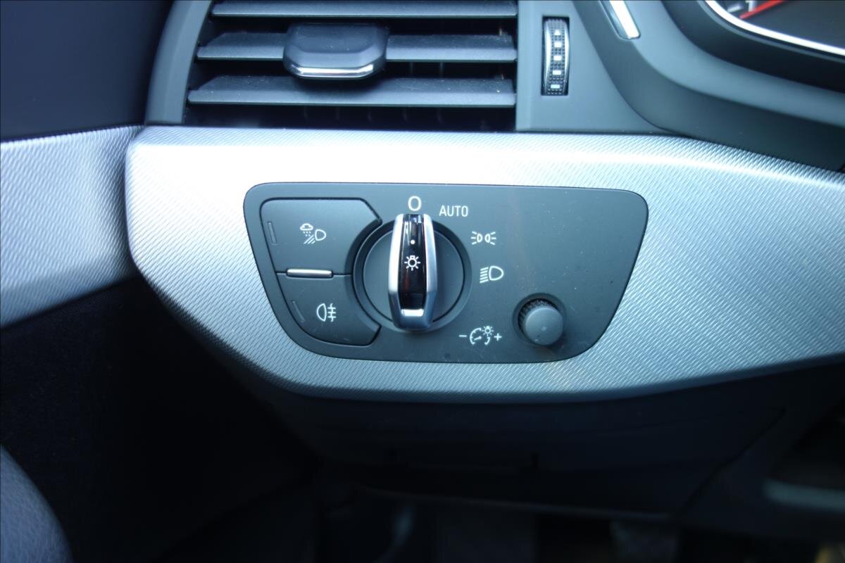 Audi A4 Sedan / Limuzína 2,0 l 110 kw