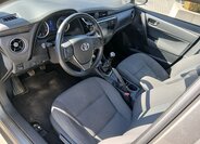 Toyota Corolla Sedan / Limuzína 1,6 l 97 kw