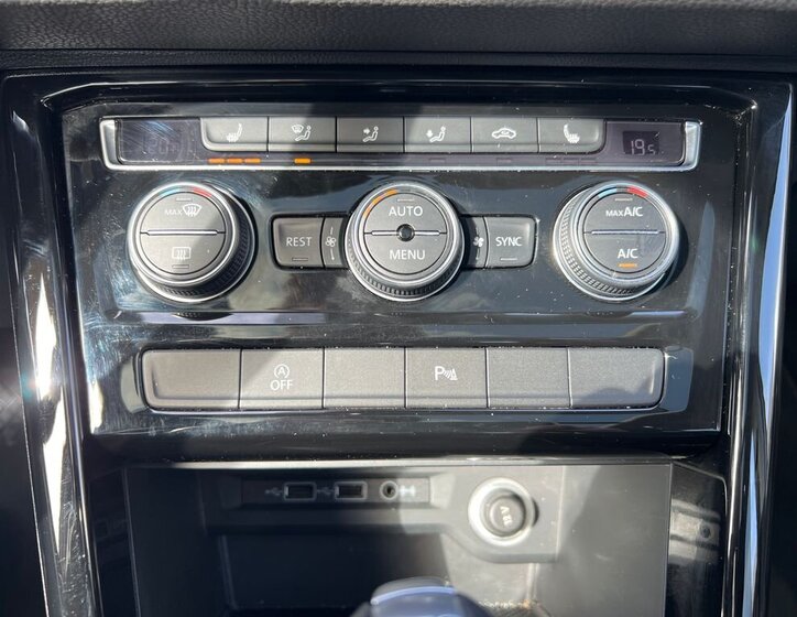 Volkswagen Touran MPV 1,5 l 110 kw