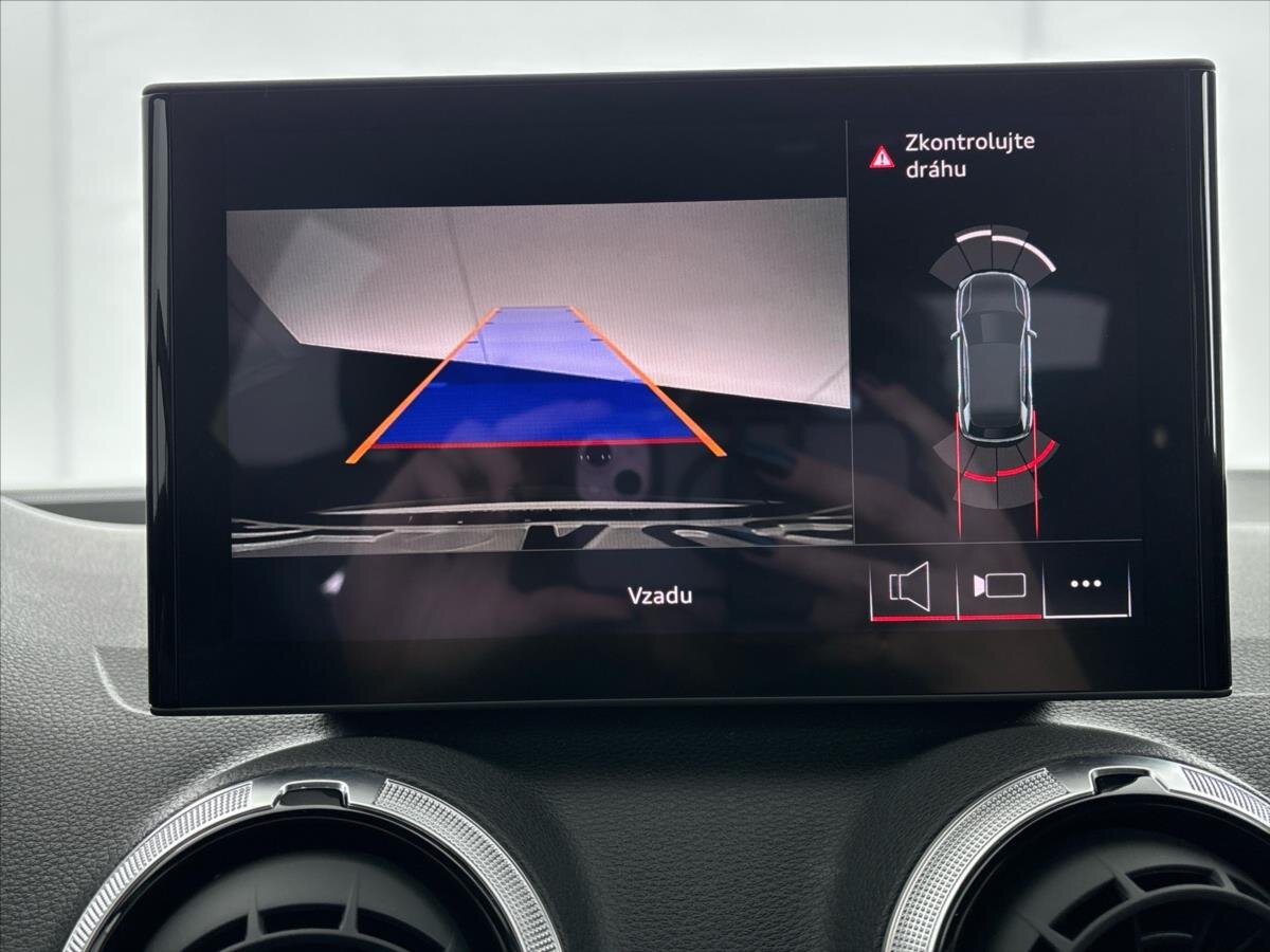 Audi Q2 SUV / Terénní 1,5 l 110 kw