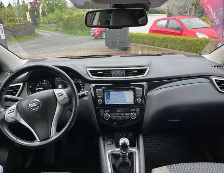 Nissan Qashqai SUV / Terénní 1,6 l 120 kw