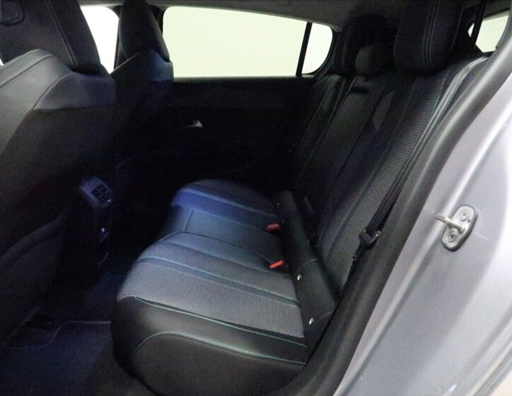 Peugeot 308 Hatchback 1,2 l 96 kw