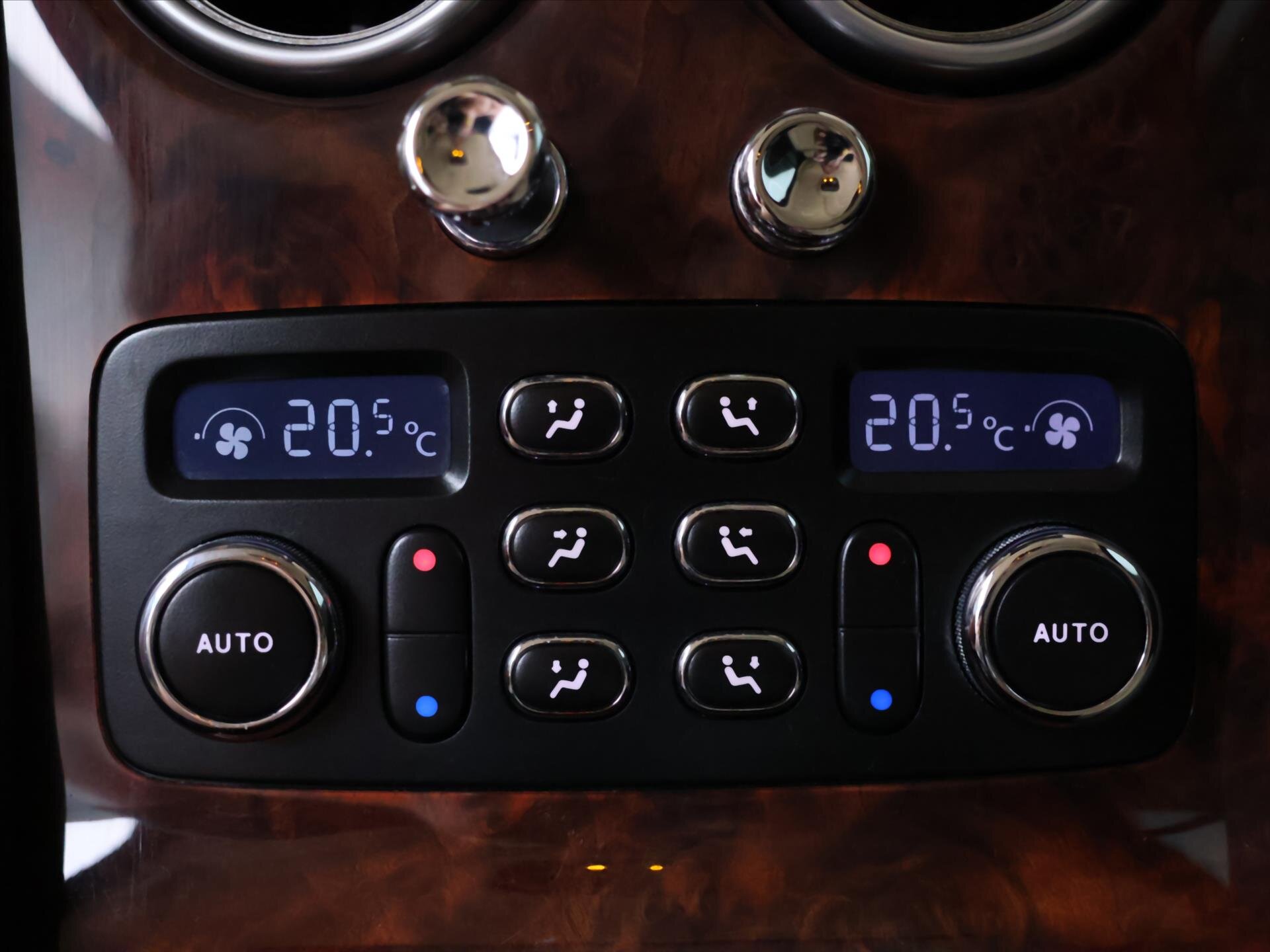 Bentley Continental Flying Spur Sedan 6,0 l 412 kw