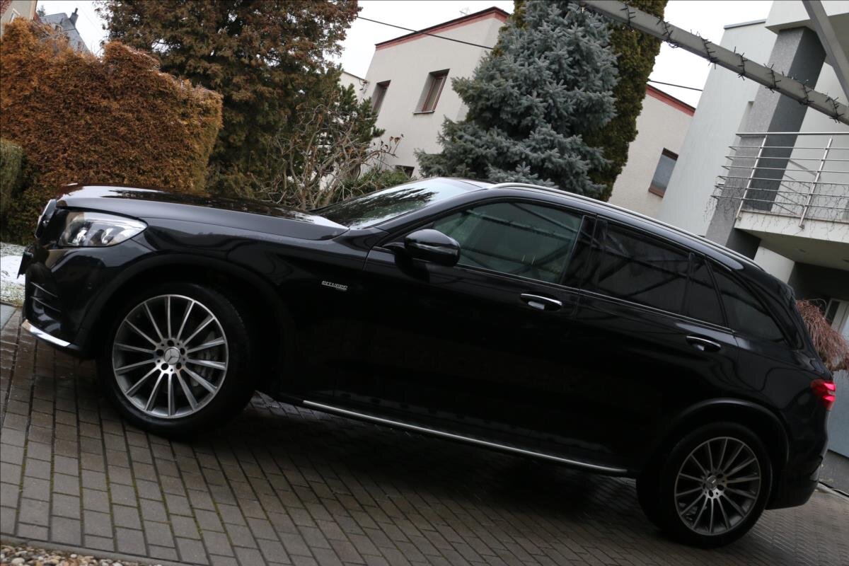 Mercedes-Benz GLC SUV 3,0 l 270 kw