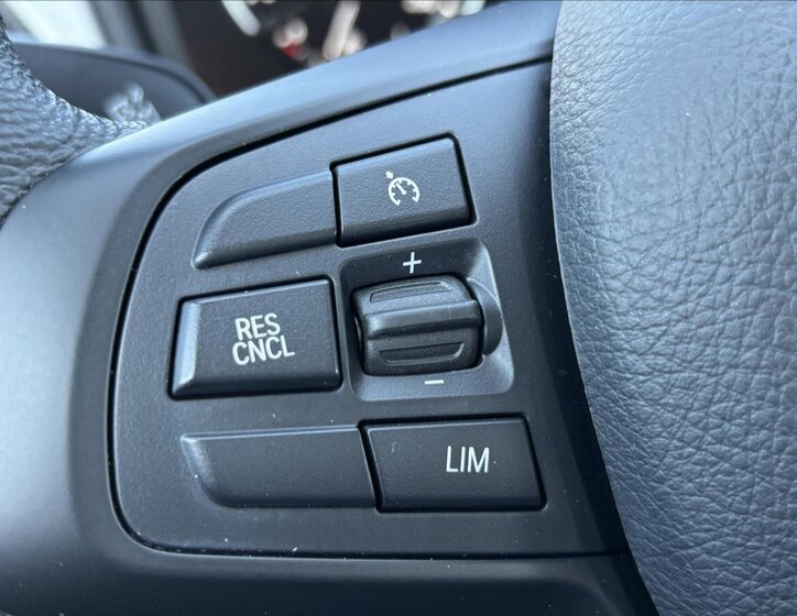 BMW X1 Kombi 1,5 l 100 kw