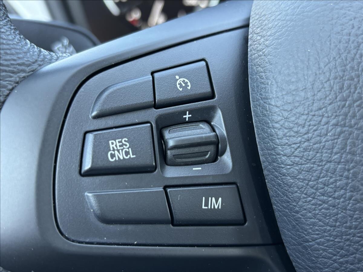 BMW X1 Kombi 1,5 l 100 kw