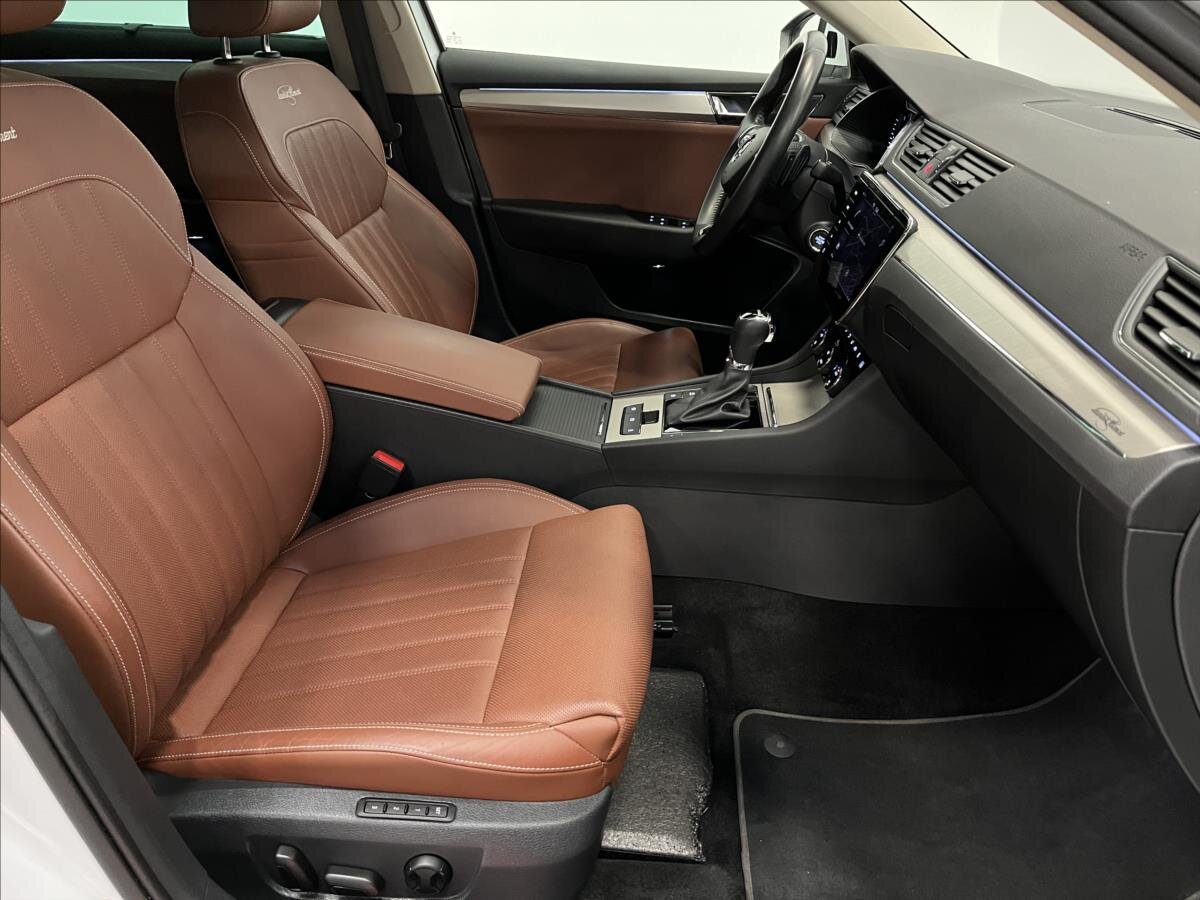 Škoda Superb Liftback 1,4 l 160 kw