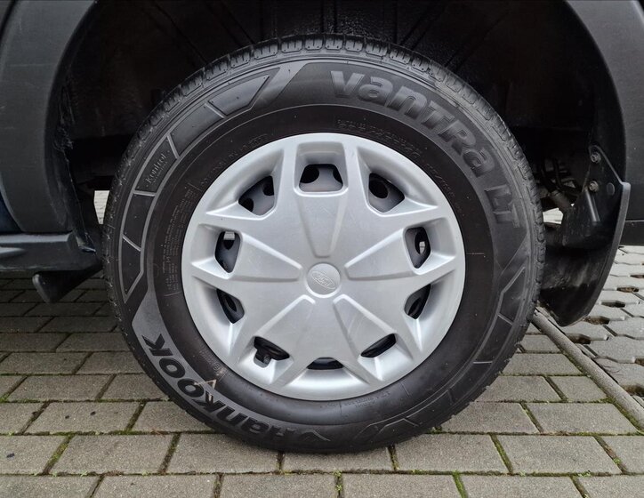 Ford Transit Kombi 2,0 l 96 kw