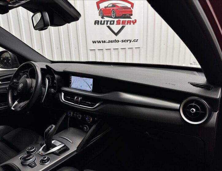 Alfa Romeo Stelvio SUV / Terénní 2,1 l 154 kw