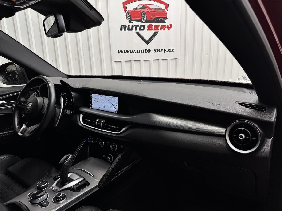 Alfa Romeo Stelvio SUV / Terénní 2,1 l 154 kw
