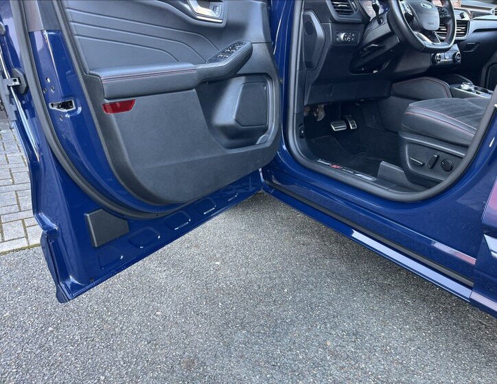 Ford Kuga SUV / Terénní 2,5 l 165 kw