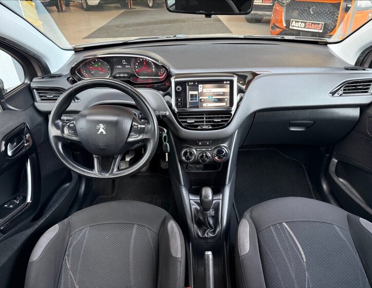 Peugeot 208 Hatchback 1,4 l 70 kw