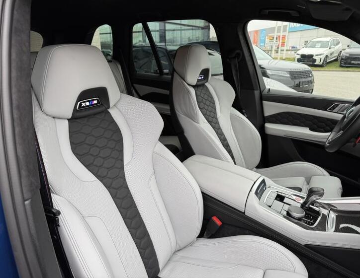 BMW X5 SUV 4,4 l 460 kw