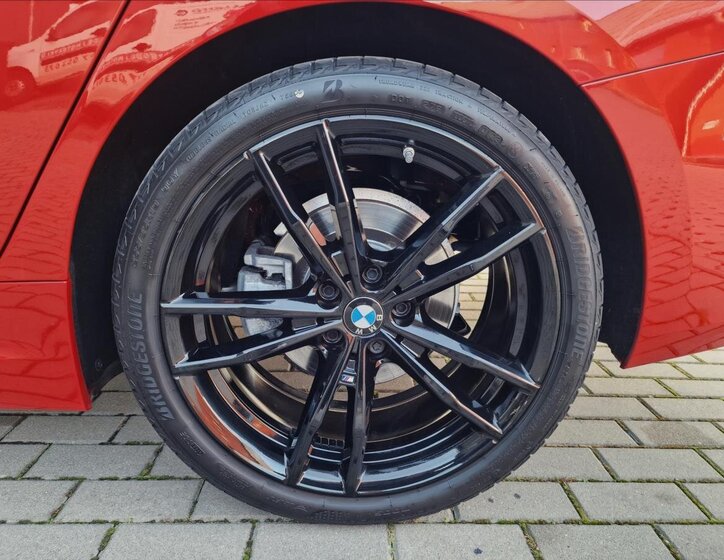 BMW Řada 3 Sedan / Limuzína 2,0 l 140 kw