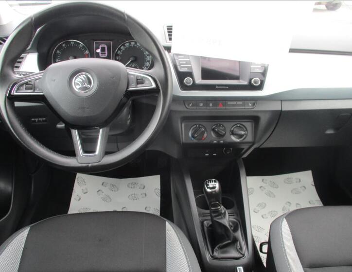 Škoda Fabia 16