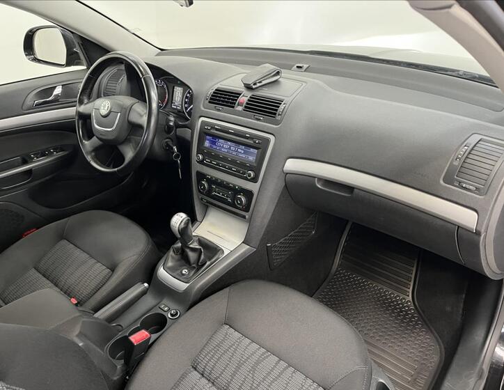 Škoda Octavia 16