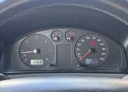 Volkswagen Caravelle MPV 2,5 l 96 kw