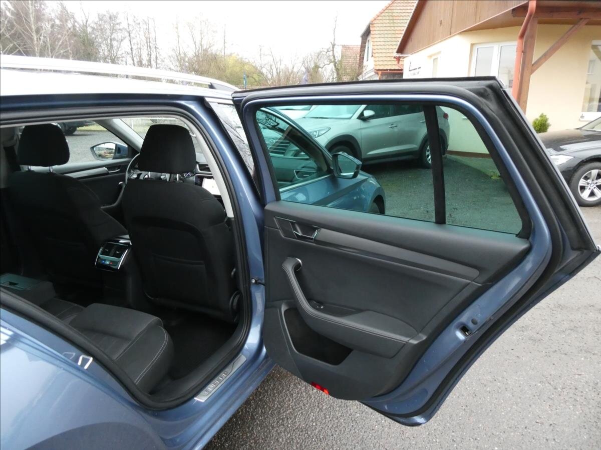 Škoda Superb Kombi 1,4 l 160 kw