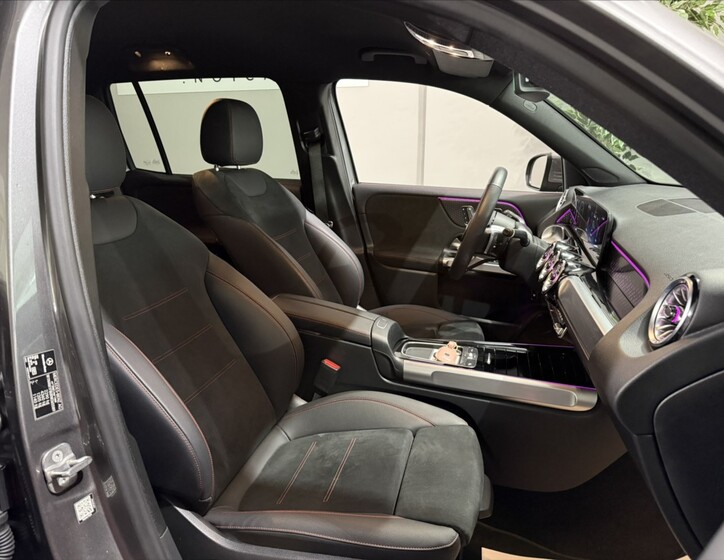 Mercedes-Benz GLB 21