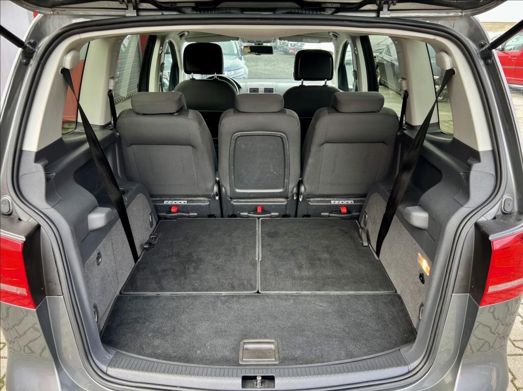 Volkswagen Touran MPV 1,6 l 77 kw