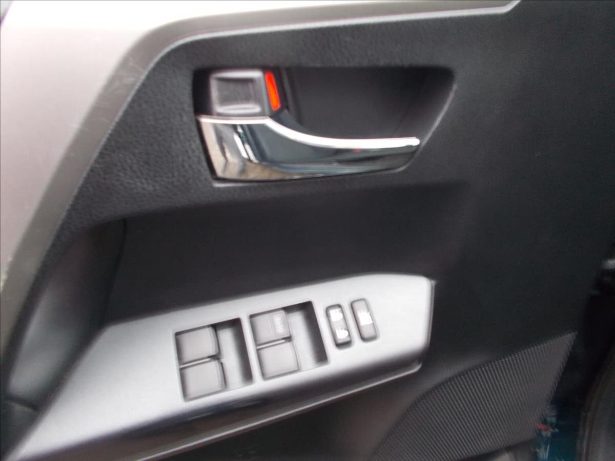 Toyota RAV4 SUV / Terénní 2,5 l 114 kw