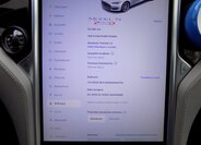 Tesla Model S 32