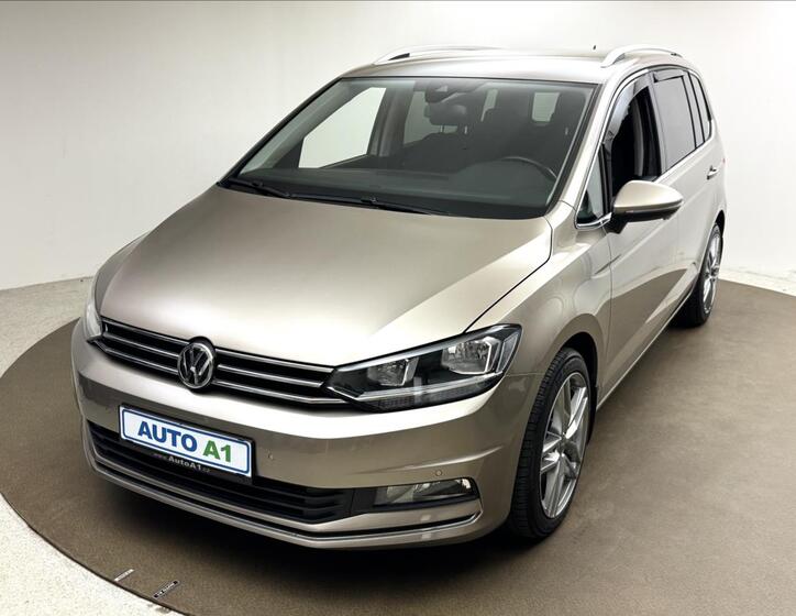 Volkswagen Touran 1