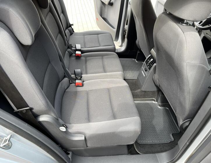 Volkswagen Touran 14