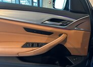 BMW Řada 5 Kombi 3,0 l 195 kw